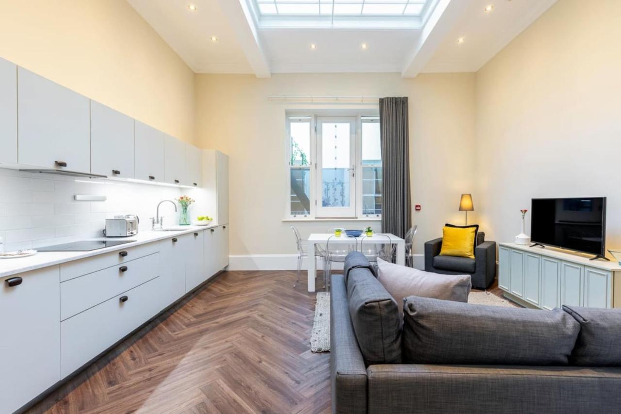 2-Br Apartment For 6 In Covent Garden With Ac Londen Buitenkant foto