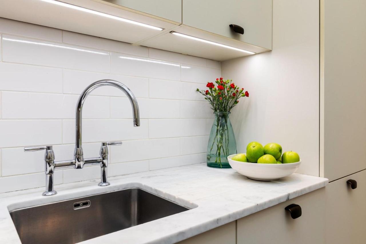 2-Br Apartment For 6 In Covent Garden With Ac Londen Buitenkant foto