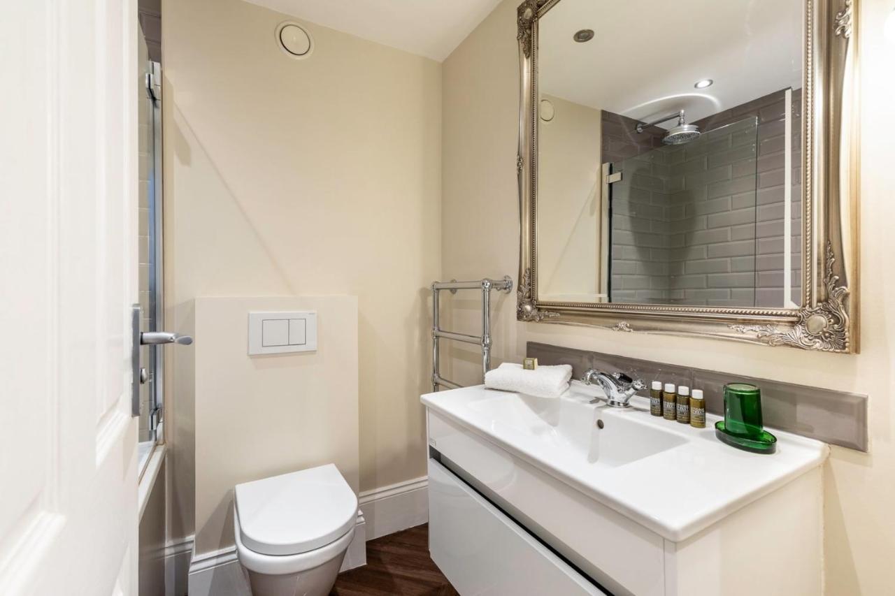 2-Br Apartment For 6 In Covent Garden With Ac Londen Buitenkant foto