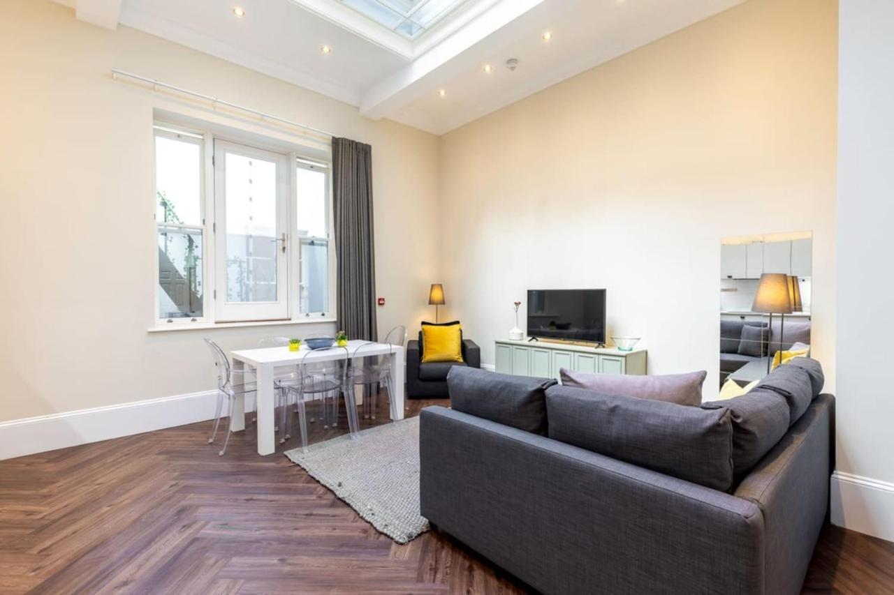 2-Br Apartment For 6 In Covent Garden With Ac Londen Buitenkant foto